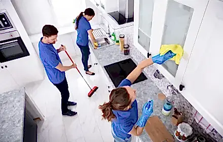 Bakı detaylı ev temizliği yapan profesyonel temizlik ekibi
