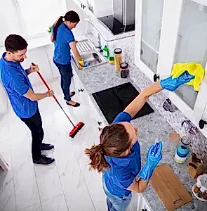Bakı’da evde detaylı temizlik yapan Bakı Pro Temizlik ekibi